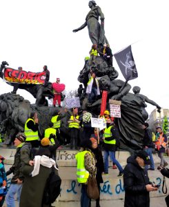 Le corps insurrectionnel comme seule issue politique ou vaincre le capitalisme par la marche à pied